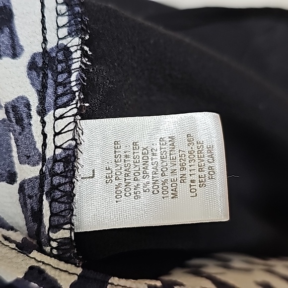 Chevron blouse, zippered shoulder, color block - Picture 5 of 7